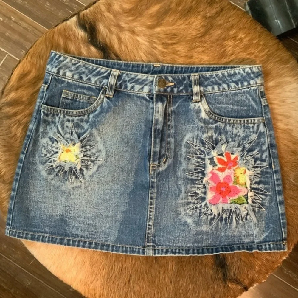 Pick a boo embroidered flowers Mini jeans skirt SZ 16 - Picture 9 of 10